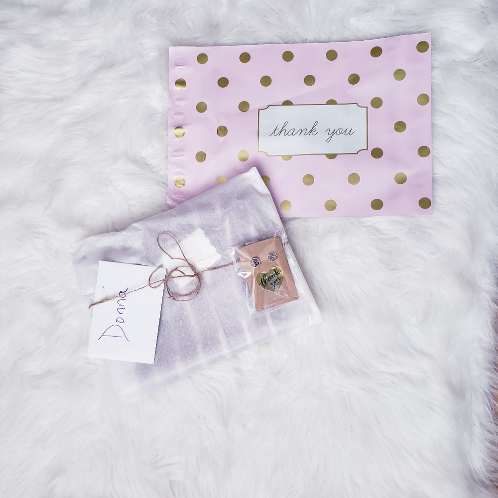 Shop with confidence! 😊 - Picture 2 of 5